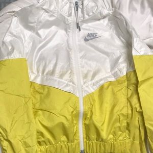 NIKE WINDBREAKER